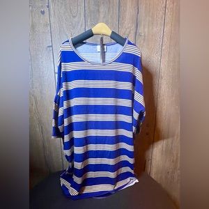 LuLaRoe Irma Shirt Size Small